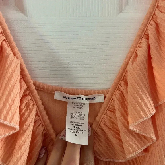 Caution to the wind dress - Picture 3 of 6